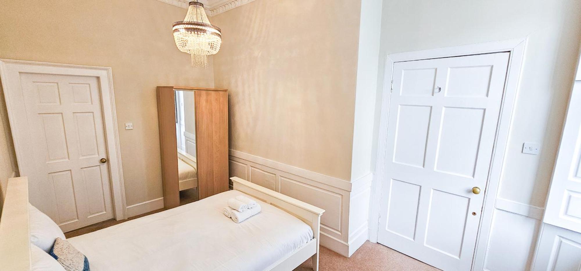 Ferienhaus Russel House - 4 Bedroom - The Royal Mile *